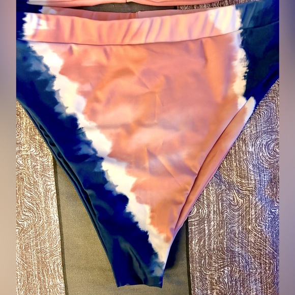 Tie dye bandeau top bikini 👙 - Picture 2 of 6